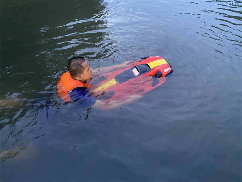 水上水下救援艇